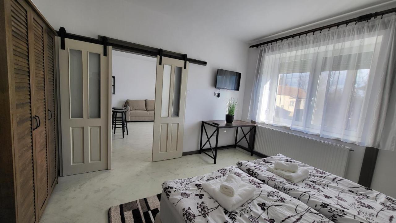 Relax Apartments Sarvar A1 Exterior photo