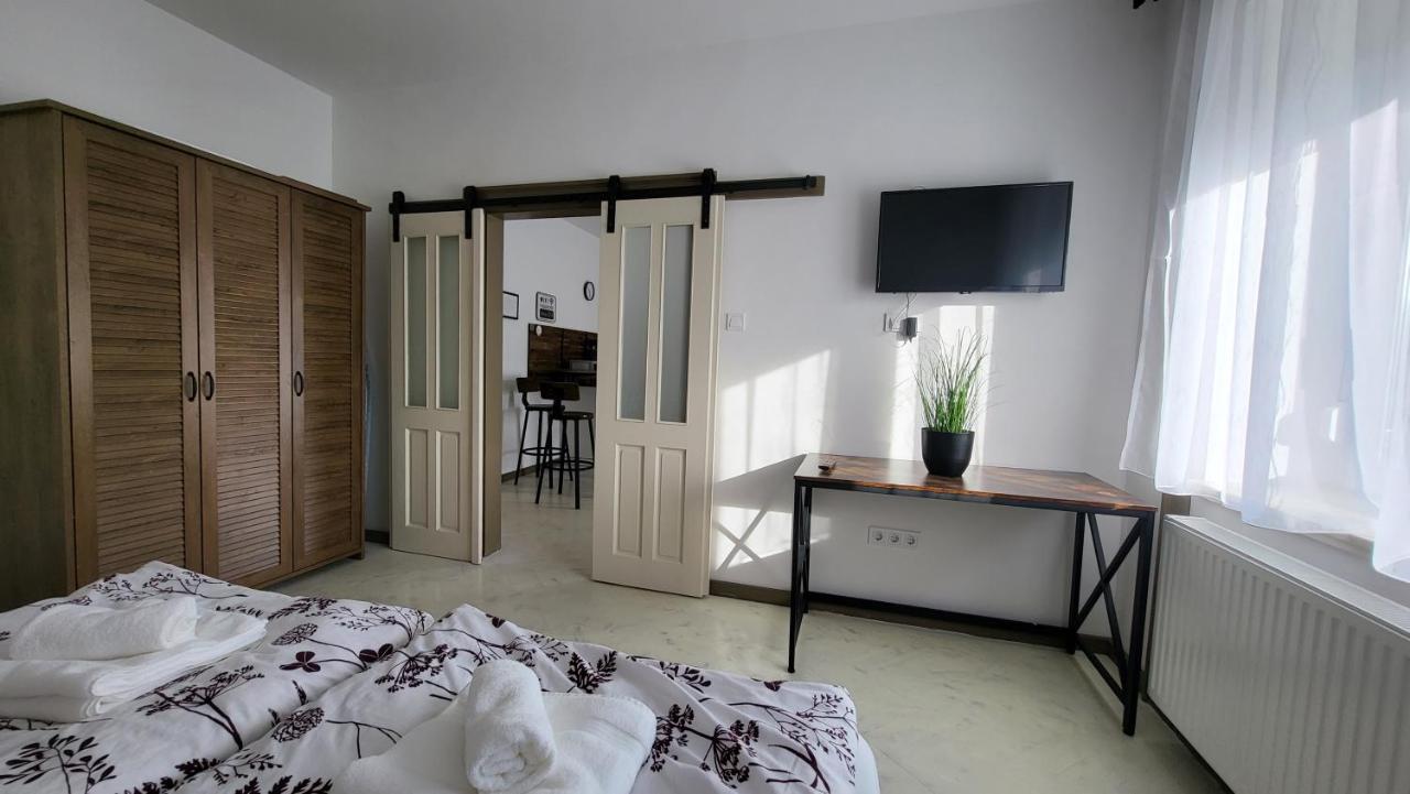 Relax Apartments Sarvar A1 Exterior photo
