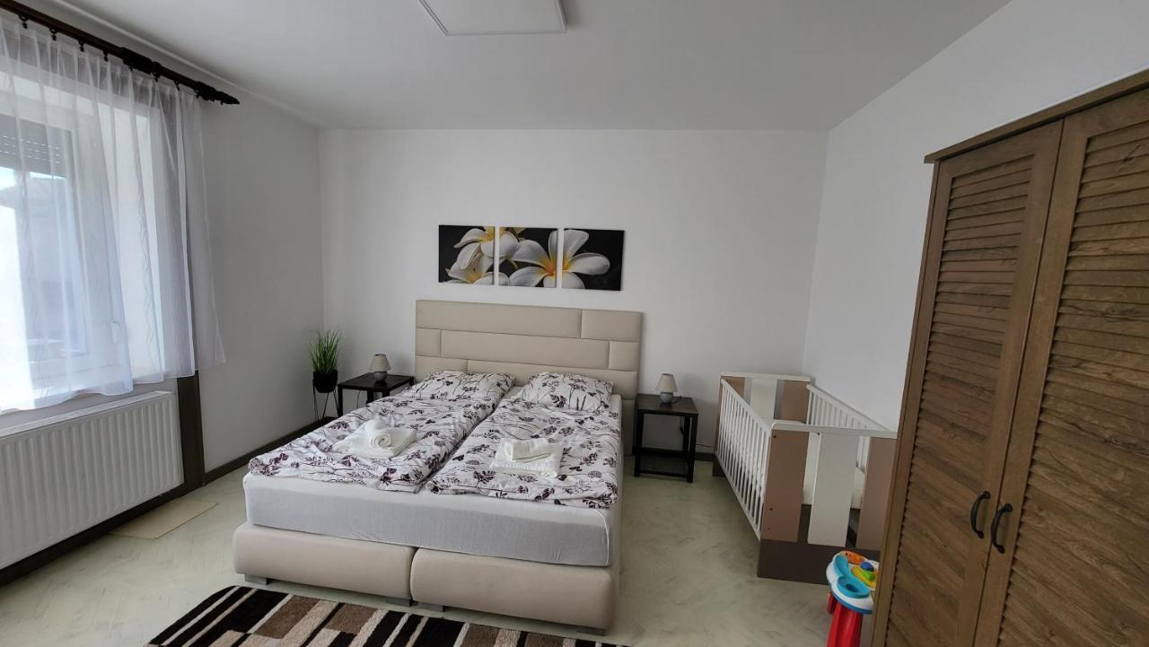 Relax Apartments Sarvar A1 Exterior photo